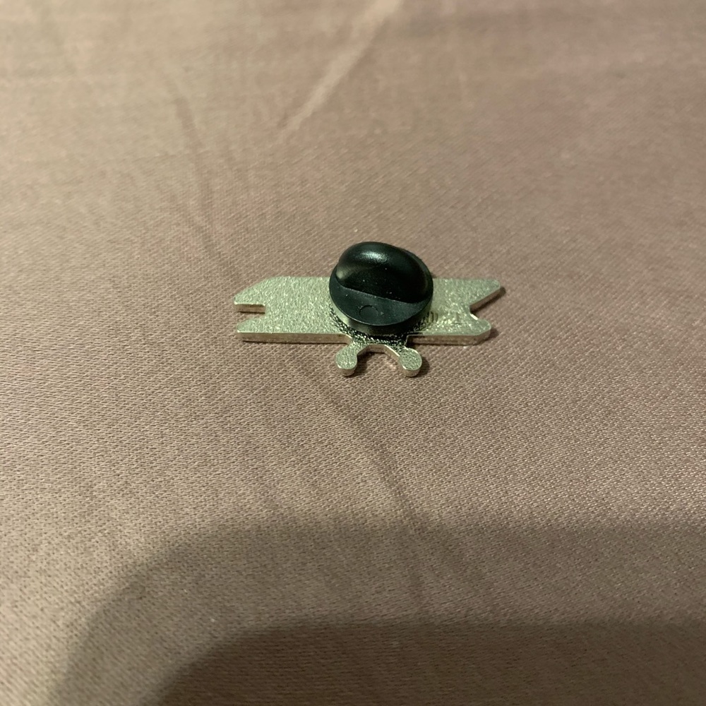 Louis Vuitton Limited Edition Pin - Picture 2 of 2